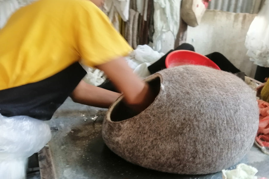 Katzenhöhle handgemacht